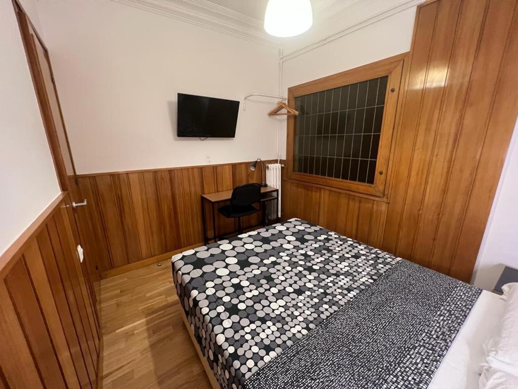 Nuevo Balmes Habitaciones Barcelona Exterior photo